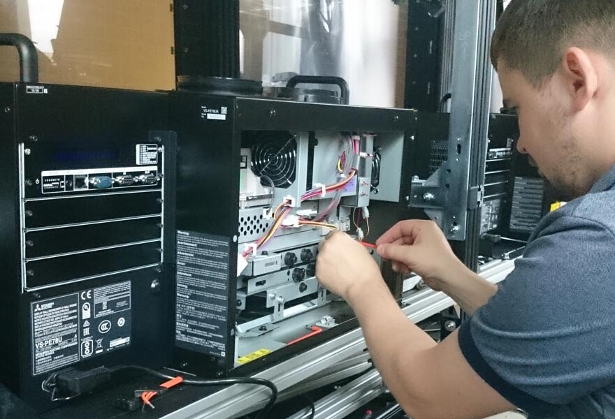 Модернизация видеостены Barco в ЦУС ПАО «Ленэнерго» модулями Mitsubishi Electric